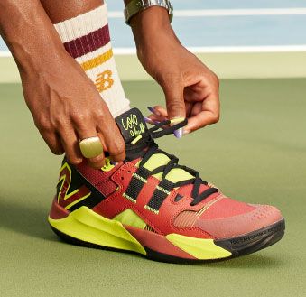 Women's New Balanace Tennis Shoes