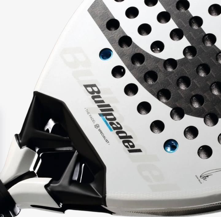 Bullpadel Vertex 05 face detail close-up